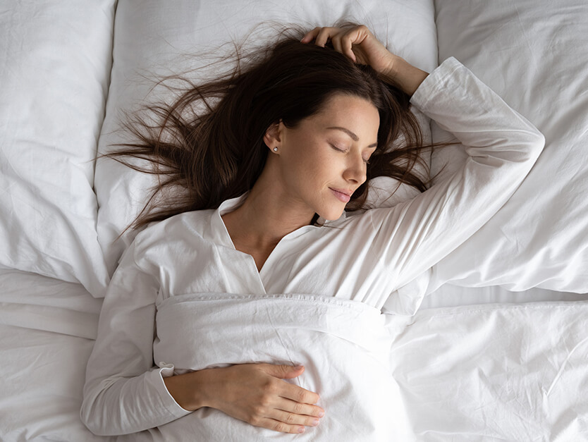 È vero che dormire fa bene ai capelli?